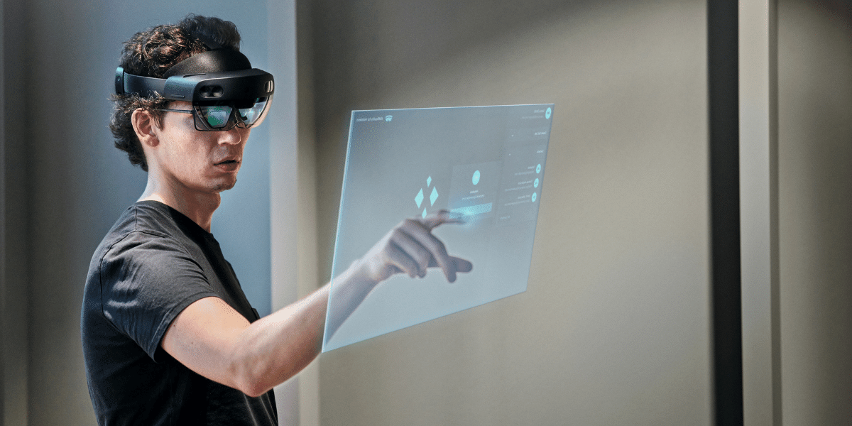 Man using Hololens 2